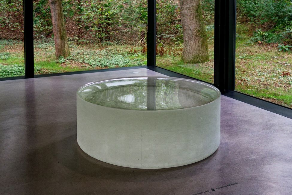 Roni Horn: Opposites of White