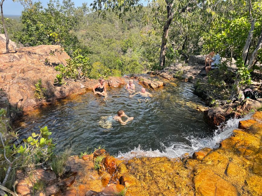 Pool at the head of Tjaetaba Falls, behind which it goes straight down