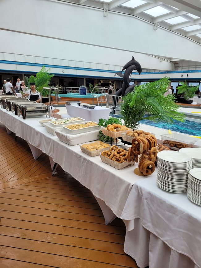 Jour 69 et 70 sur 175 : Croisière autour du monde - Jours en mer entre Moorea et Tonga