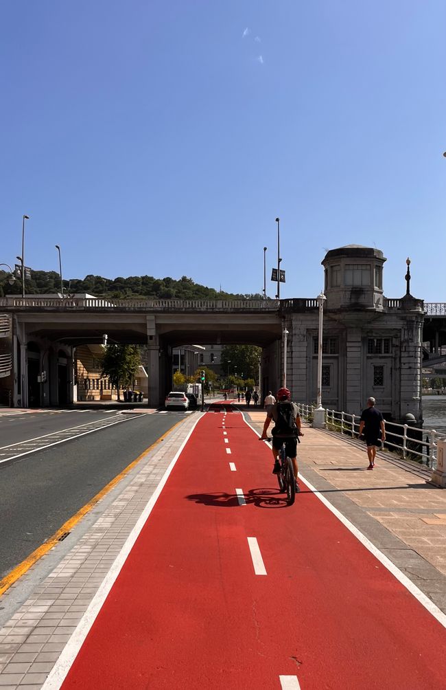 ...por carriles bici perfectamente construidos