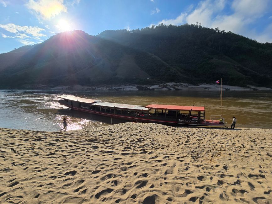 Auf dem Mekong von Luang Prabang nach Ban Houayxay