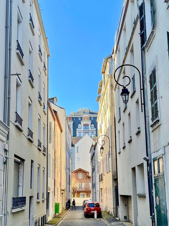 Vista de una calle lateral.
