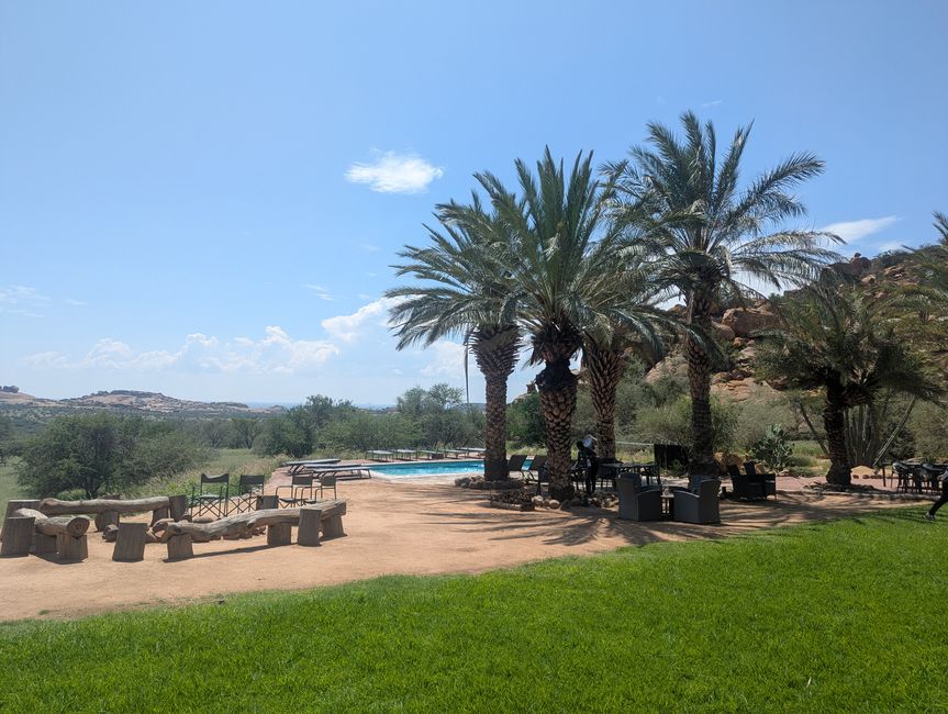 Chaîne de montagnes d'Erongo et Lodge Ai Aiba