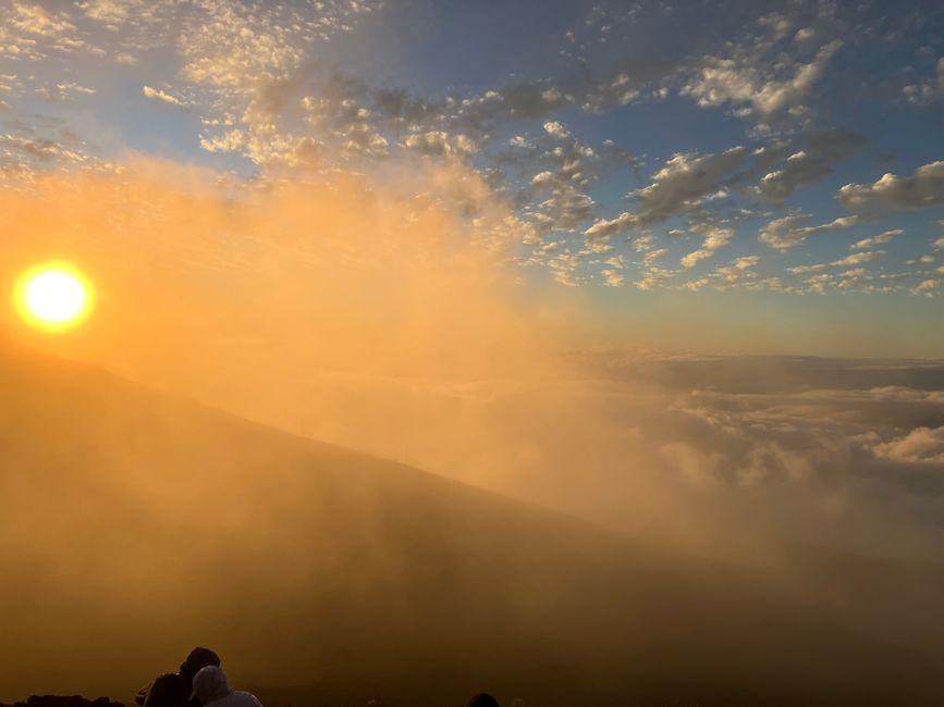 D14 - Kama’ole beach and Haleakala crater sunset 