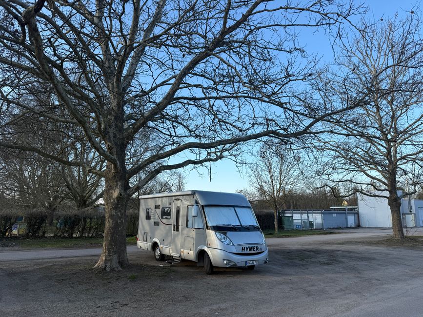 El lugar de estacionamiento en Wiesloch promete una noche tranquila.