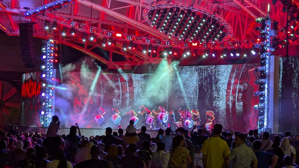 Tag 6 (2024) Drei Kirchen, Saadiyat Beach Club & Global Village