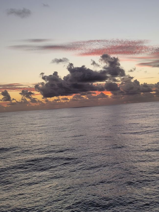 Jour 59 à 61 sur 175 : Croisière autour du monde - Jours en mer des îles Pitcairn à Fakarava
