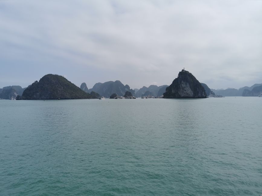 Kreuzfahrt mit Übernachtung in der Halongbucht