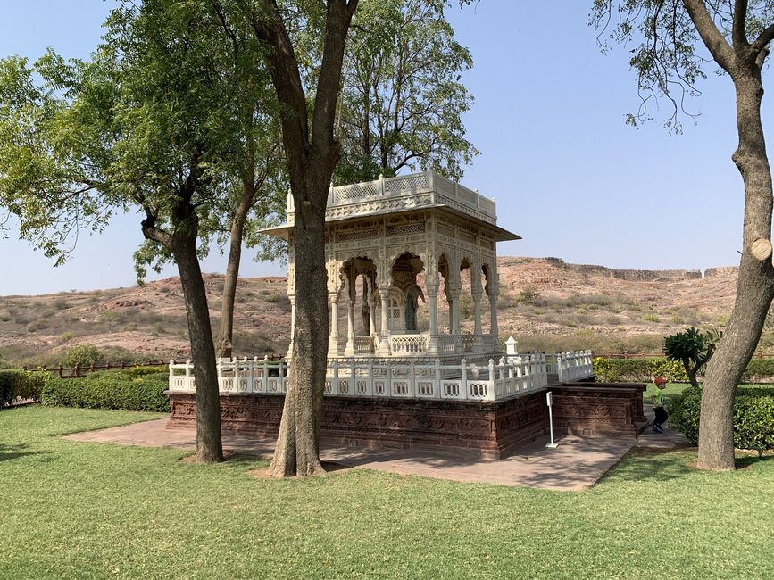 BLOG 14: Jodhpur - Highlight in Rajasthan (Part 1: Festung & Cenotaph)