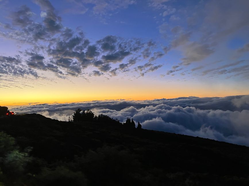 D14 - Kama’ole beach and Haleakala crater sunset 