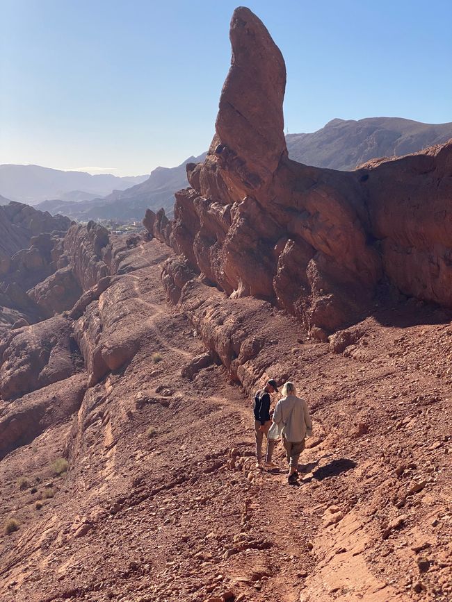 On the ridge, we made our way back along the Monkey Fingers - I managed my fear of heights quite well