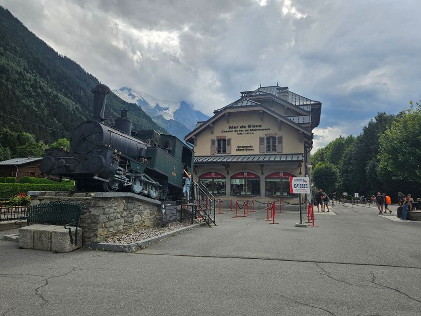 Talstation der Zahnradbahn mit Ticketverkauf