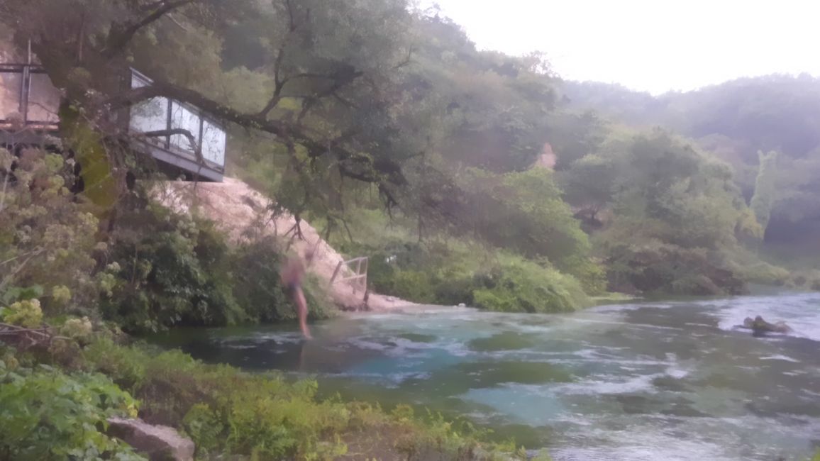 El salto en el Syri i Kaltër 