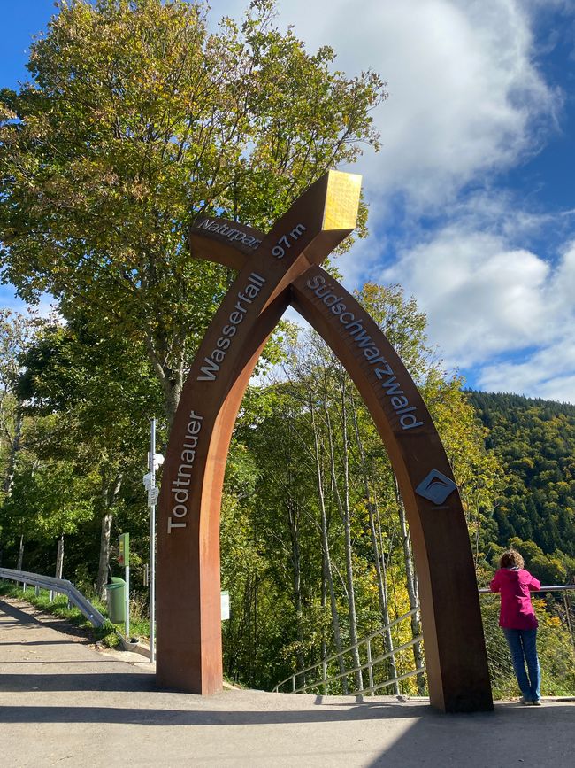 Der Eingang zu den Wanderwegen gefällt nicht allen Besuchern