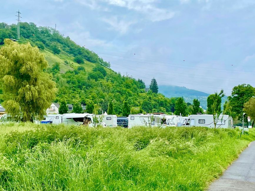 In the middle of the green: the Camping Beach Club in Fachbach an der Lahn.