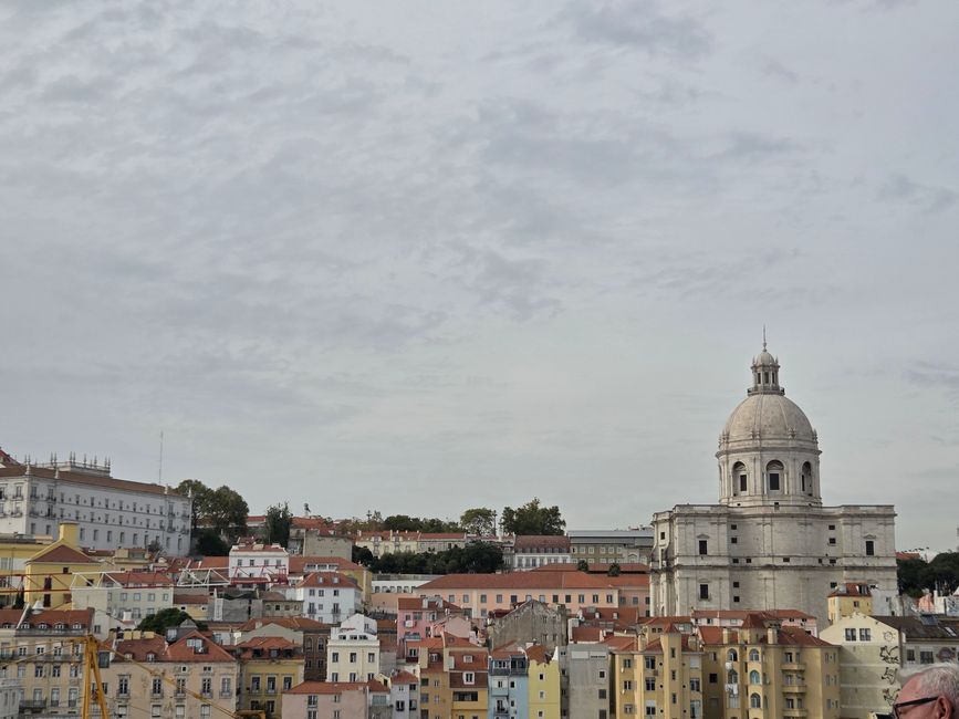 Gelb, alt und unwiderstehlich: Meine Panoramafahrt durch Lissabon