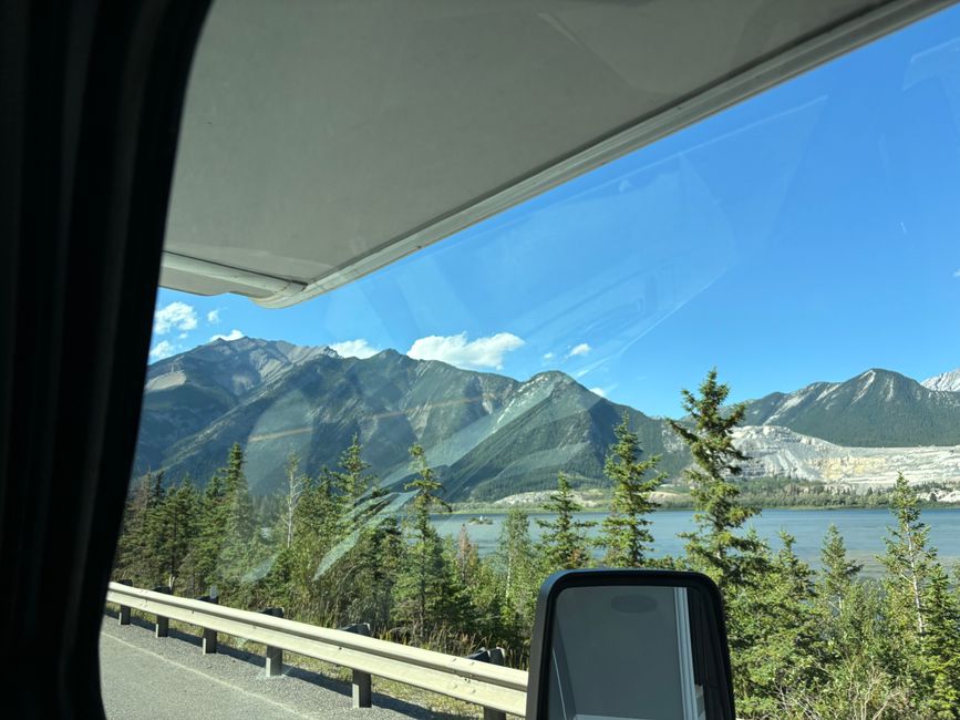 Tag 2 - Übernahme Camper und ab nach Banff