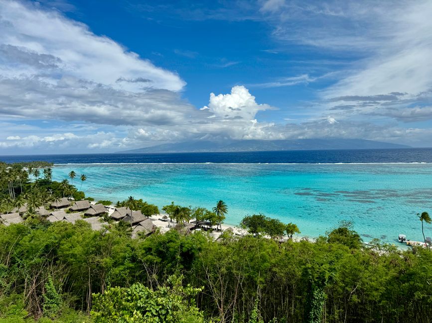 Hotel complex in the east of Moorea