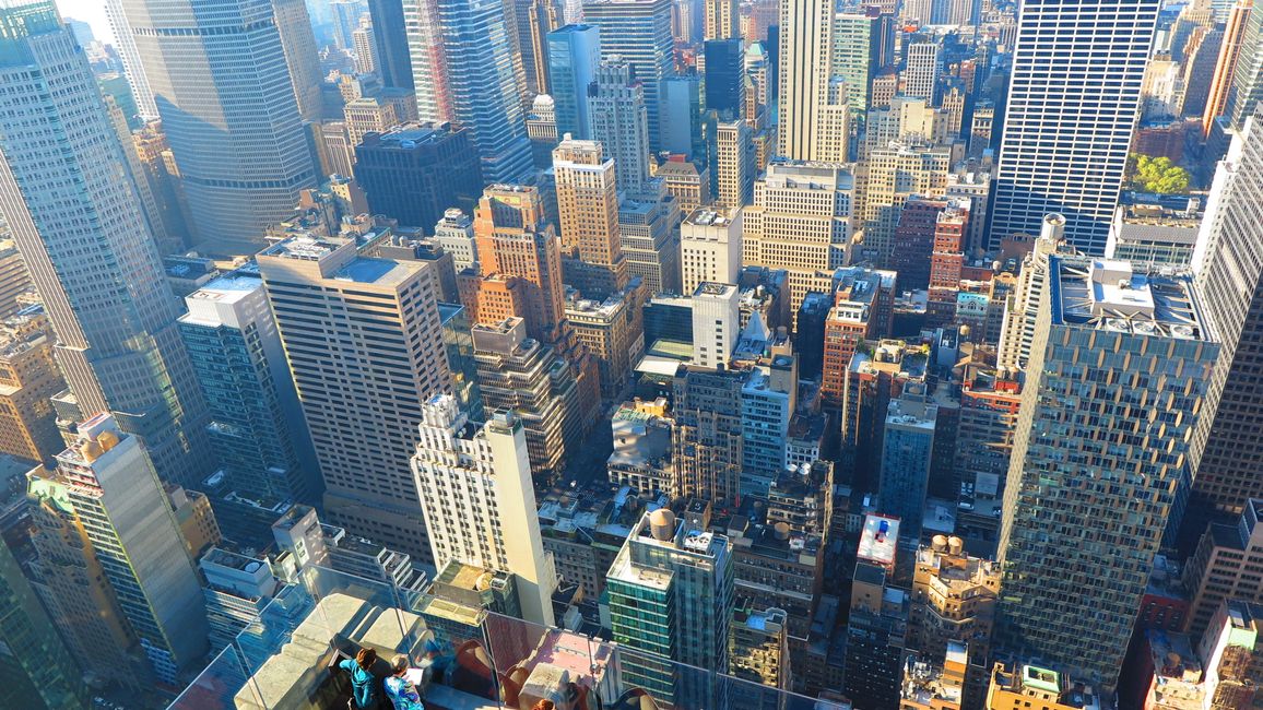 Extrem hoch und unglaublich viel Leben,
NEW YORK