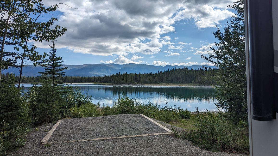 Blick von Site 5 auf dem Boya Lake CG