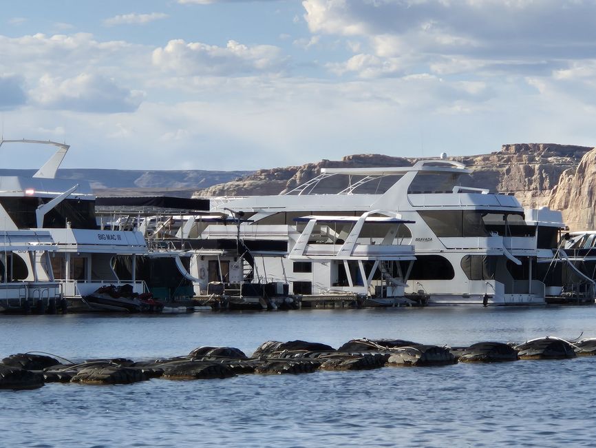 In der Marina liegen ein paar nette "Bötchen"
