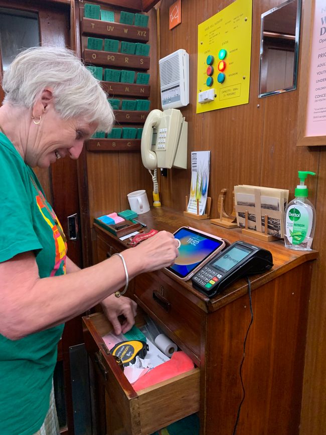 19_WHANGANUI AND SARJEANT GALLERY