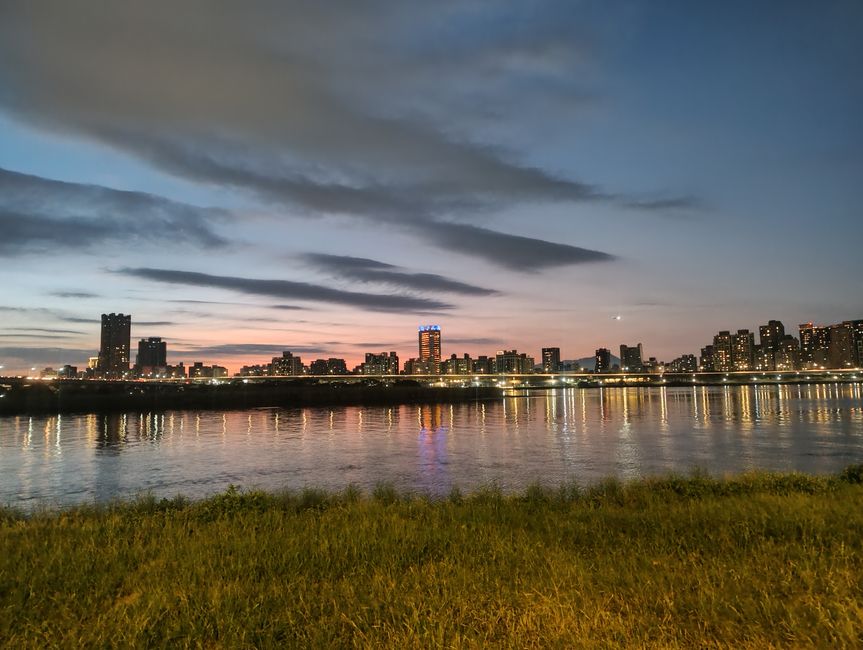 Sunset over Taipei 3