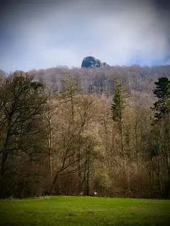 Die Solitärstellung durch den Quarzporphyr.