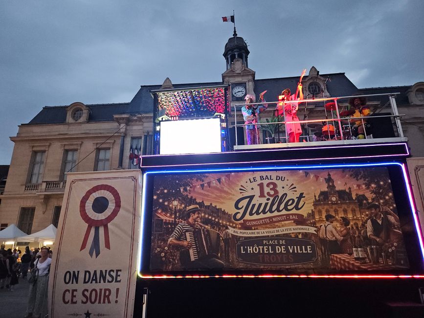 ...avec piste de danse