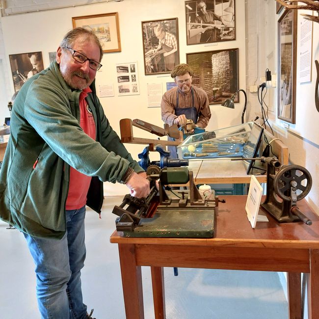 Der Mann bei der Arbeit