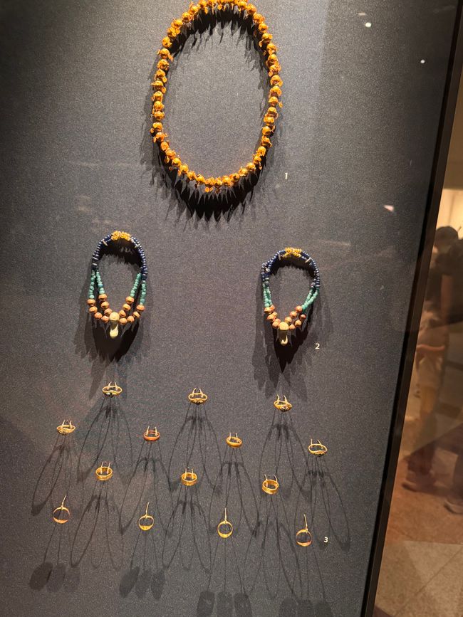 Történelem és éjszakai város nézés