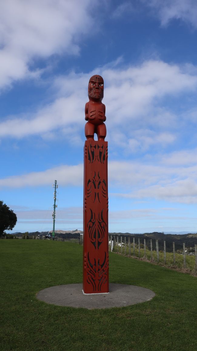 Maori-Totem beim Wanderweg