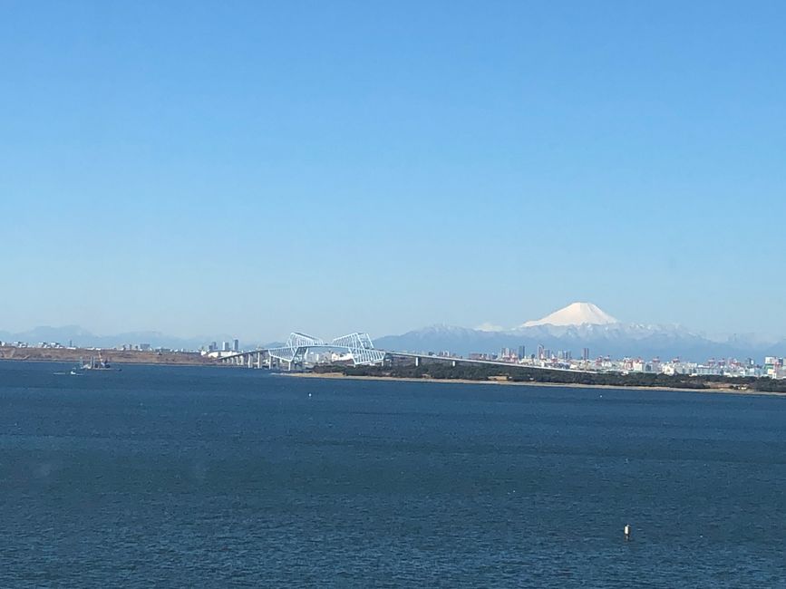 Blick von unserem Zimmer auf die Tokyo Bay und den Mt. Fuji
