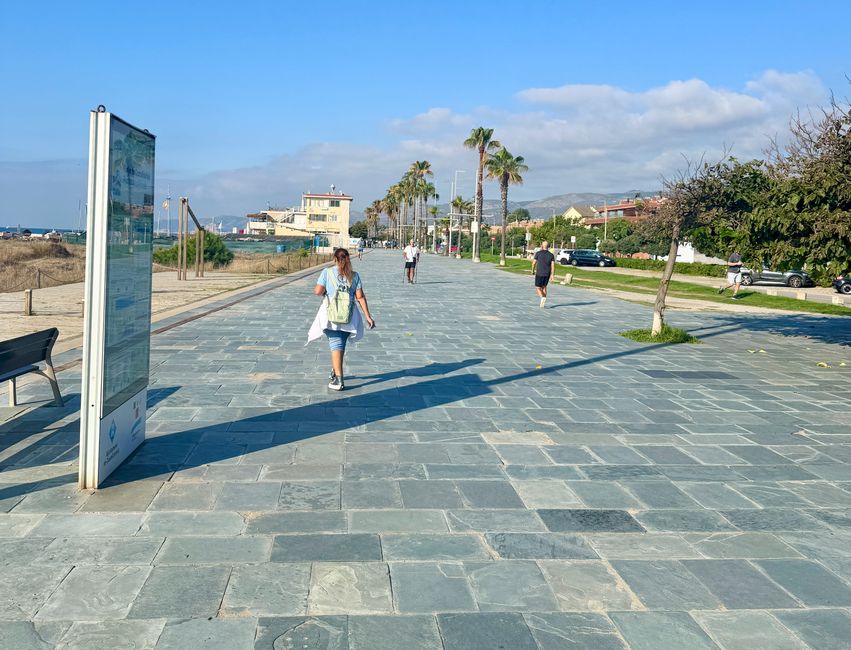 Der Strand-Boulevard von Castelldefels ist wohl selten überfüllt.