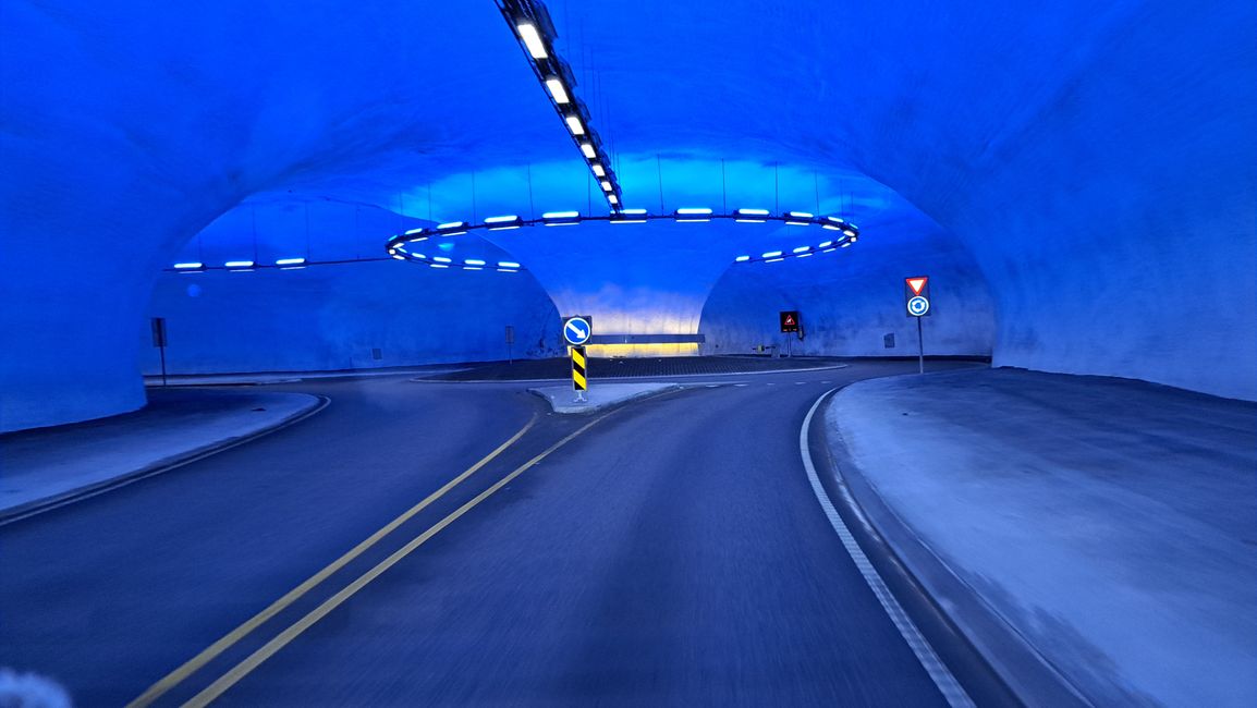 Kreisel im Tunnel