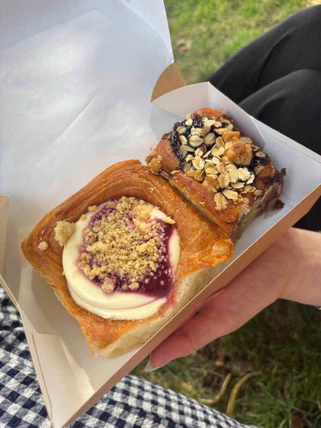 Buns from Home; Blueberry und Cheesecake 