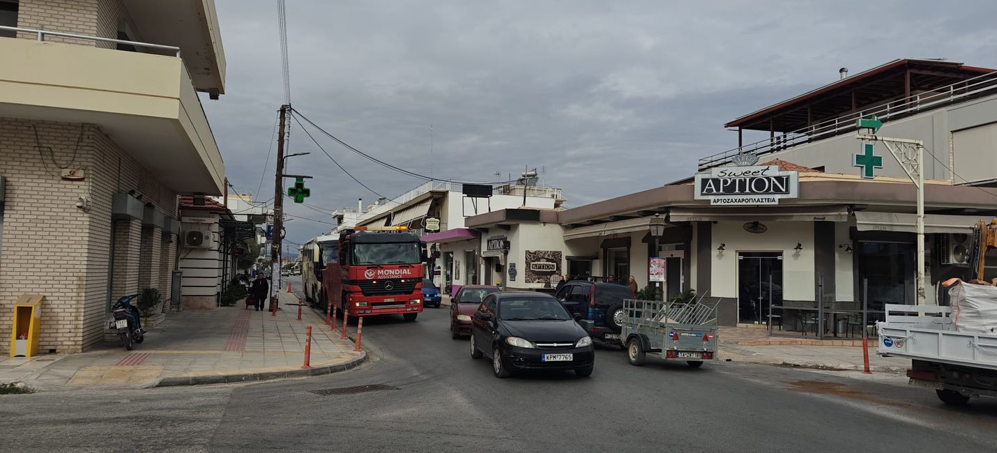 Main street in Vrachati