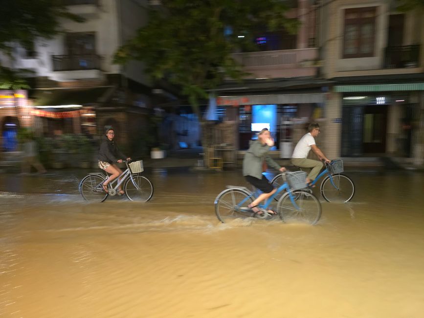会安在雨中!诅咒还是祝福?