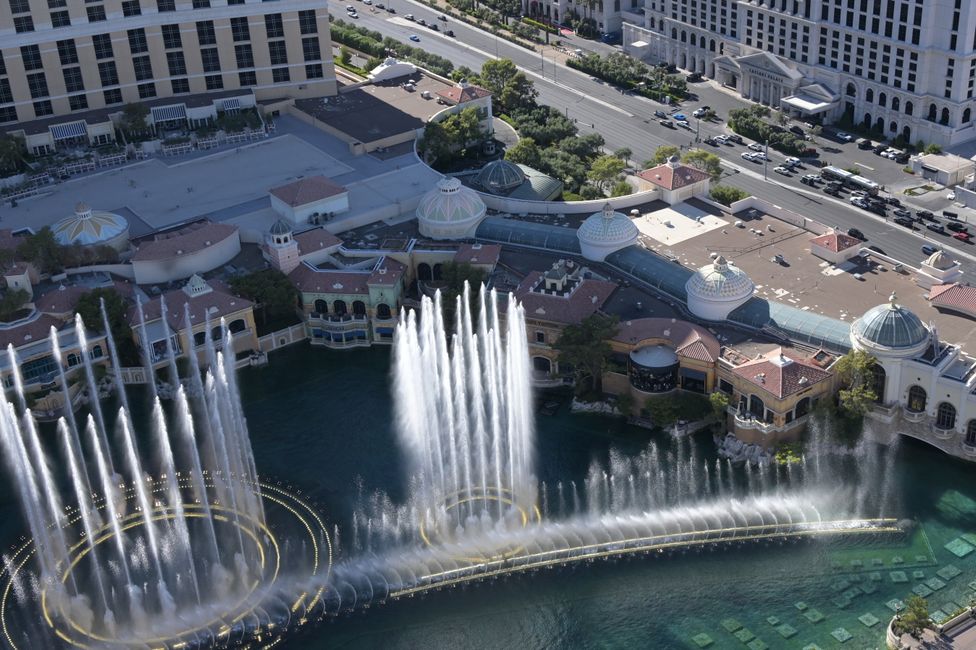 Blick vom Eiffelturm - Wasserspiele am Bellagio