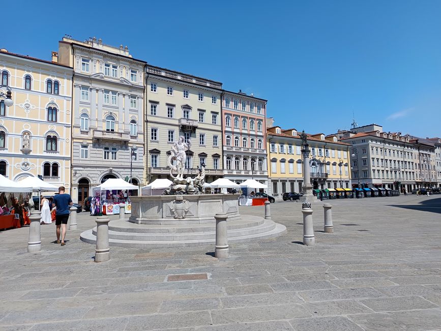 Fontana del Nettuno (Neptunbrunnen) auf der Piazza della Borsa