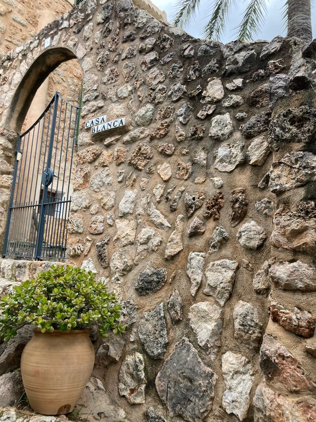 Fornalutx… heißt übersetzt, bestimmt- „steile Treppen“