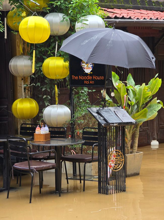会安在雨中!诅咒还是祝福?