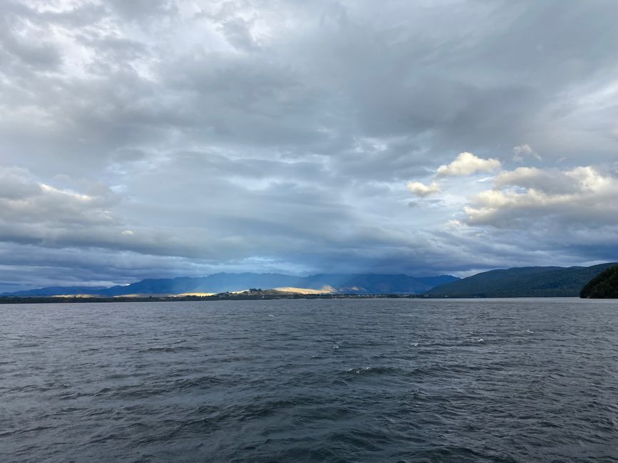 Lake Manapouri with view of Manapouri