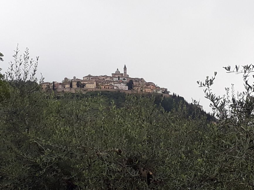 Trevi, the picturesque town on a ridge, can be seen from afar.