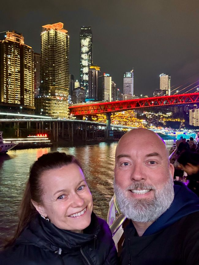 With the Bullet Trains 🚅
CHINA 🇨🇳 & JAPAN 🇯🇵 Discovering      
Part 3: Chongqing
