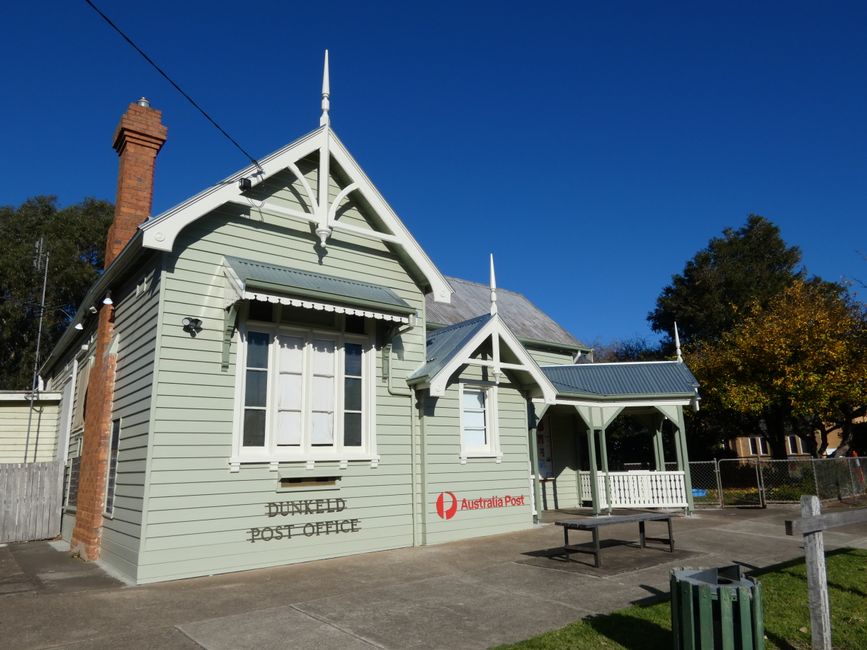 Post in Dunkeld