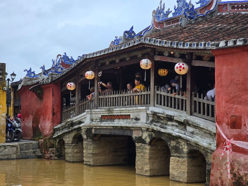 会安在雨中!诅咒还是祝福?