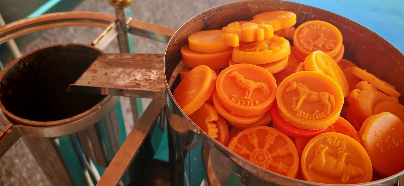 Jahr des Hahns (Heide) und Jahr des Pferdes (Egg)