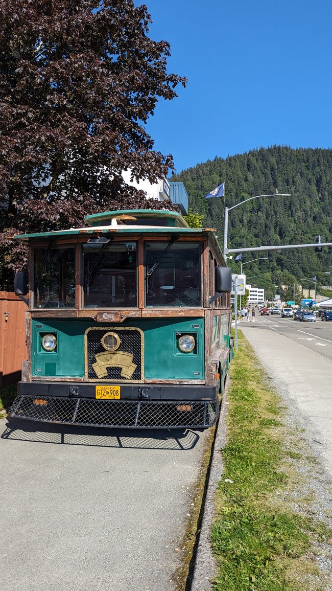 Day 24: Trip to Juneau: Glacier Outburst & 20,000 Tourists