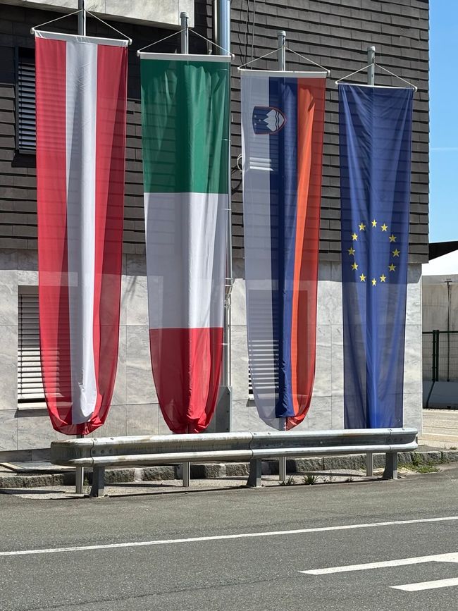 Tour attraverso tre paesi